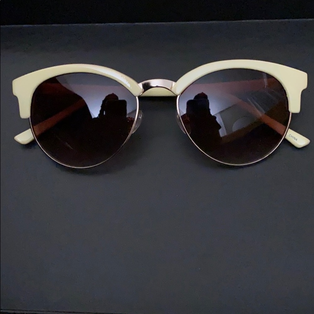 Brow line  women’s sunglasses